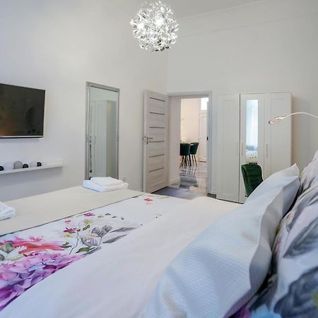 Decor Apartman เอ็กเกอร์ ภายนอก รูปภาพ