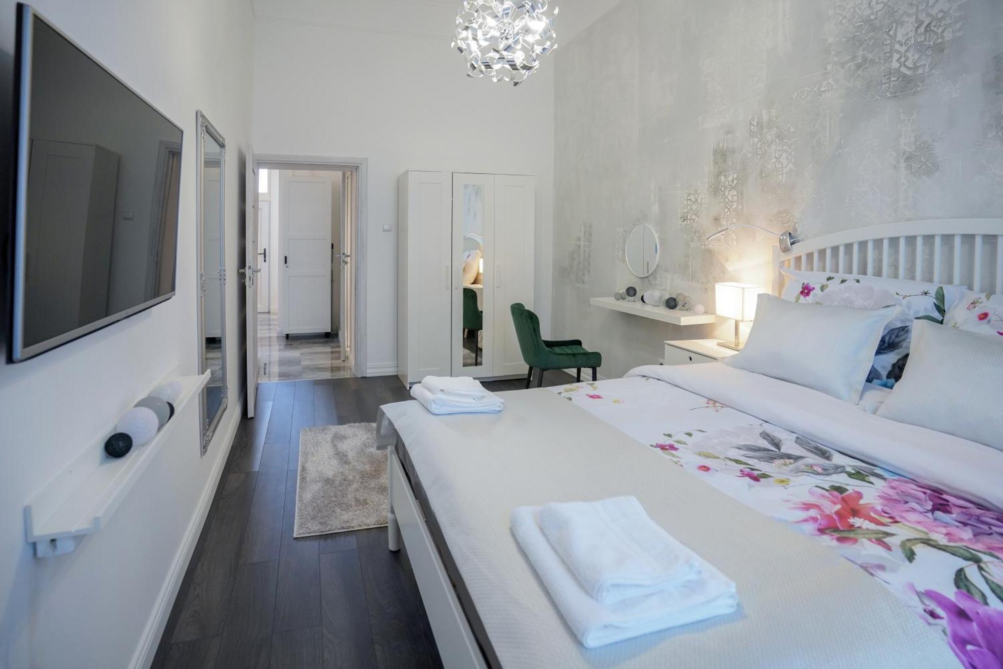 Decor Apartman เอ็กเกอร์ ภายนอก รูปภาพ